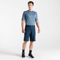 Spodenki fitness męskie Dare 2b Duration II. Brązowe krótkie spodenki sportowe męskie Dare 2b, m, bez wzorów, na fitness i siłownię. W wyprzedaży za 356.60 zł.