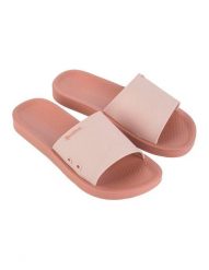 Klapki damskie sportowe basen trening plażę Ipanema Anatomica Classic. Czerwone klapki damskie Ipanema, z aplikacjami, z gumy, klasyczne, bez obcasa, na płaskiej podeszwie. Za 63.90 zł.