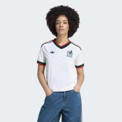 Koszulka wyjazdowa Meksyk 26. Białe t-shirty damskie Adidas, m, bez wzorów, sportowe, bez kołnierzyka. Za 439.00 zł.