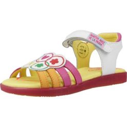 Sandały AGATHA RUIZ DE LA PRADA 242962A Biały. Białe sandały damskie Agatha Ruiz de la Prada, bez wzorów, ze skóry, bez obcasa, bez zapięcia. Za 167.99 zł.