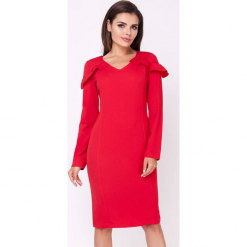 Sukienka w kolorze czerwonym. Czerwone sukienki damskie Moda w jesiennych kolorach, z dekoltem na plecach, z długim rękawem. W wyprzedaży za 74.95 zł.