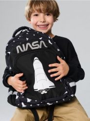 Plecak NASA - czarny. Czarne torby i plecaki dziecięce Sinsay, z gumy, małe. W wyprzedaży za 29.99 zł.