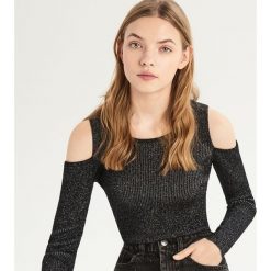 Sweter z odkrytymi ramionami - Srebrny. Szare swetry damskie Sinsay. Za 49.99 zł.
