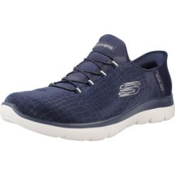 Buty SKECHERS SUMMITS-CLASSY NIGHT SLIP-INS Niebieski. Niebieskie obuwie sportowe damskie Skechers, bez wzorów, z tkaniny, trekkingowe, Skechers Sport. Za 352.30 zł.