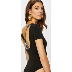 Tally Weijl - Top. Szare topy damskie TALLY WEIJL, z dzianiny, z okrągłym kołnierzem, z krótkim rękawem. W wyprzedaży za 69.90 zł.