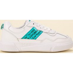 Ax Boxing białe Sportowe Obuwie Damskie. Białe obuwie sportowe damskie AX BOXING, z aplikacjami, ze skóry ekologicznej, Adidas Advantage. Za 117.80 zł.