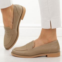 Beżowe skórzane półbuty damskie M.Daszyński 25128-4. Brązowe mokasyny damskie M.Daszyński, z jeansu, biznesowe. Za 219.00 zł.