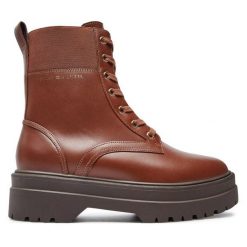 Trapery Tommy Hilfiger. Brązowe śniegowce i trapery damskie Tommy Hilfiger. Za 399.99 zł.