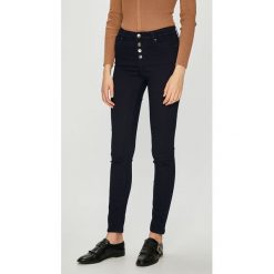 Armani Exchange - Jeansy. Niebieskie jeansy damskie Armani Exchange. W wyprzedaży za 329.90 zł.