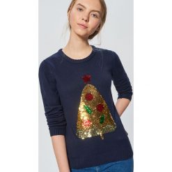 Świąteczny sweter z cekinową aplikacją - Granatowy. Niebieskie swetry damskie Cropp. Za 89.99 zł.
