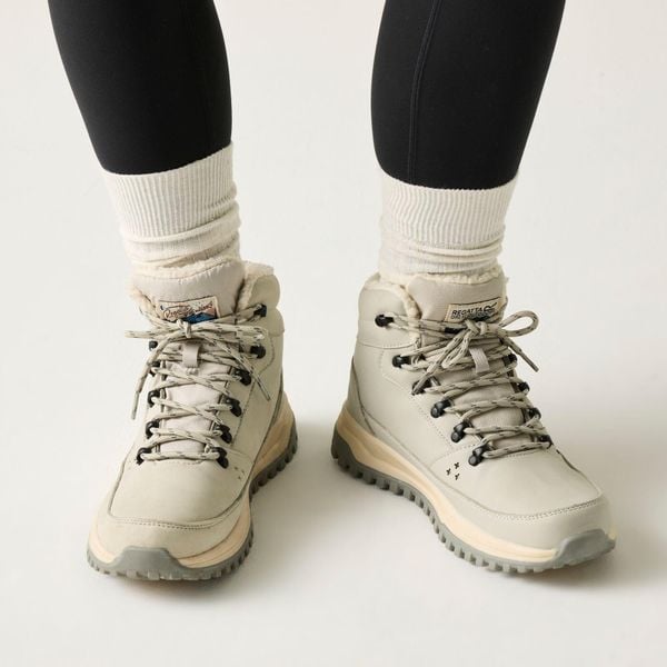 Buty trekkingowe damskie Regatta Sherbourne. Czarne trekkingi damskie Regatta, trekkingowe. Za 159.99 zł.