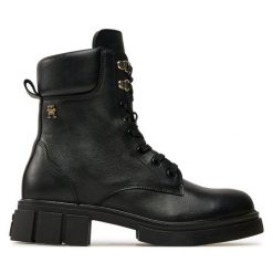 Trapery Tommy Hilfiger. Czarne śniegowce i trapery damskie Tommy Hilfiger. Za 479.99 zł.