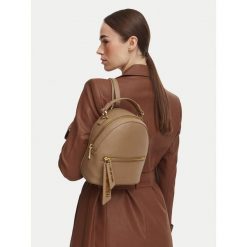 Plecak LOVE MOSCHINO. Brązowe plecaki damskie Love Moschino, bez wzorów. Za 1,059.00 zł.