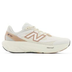 Buty damskie New Balance UTRNAE – beżowe. Brązowe obuwie sportowe damskie New Balance, bez wzorów, z syntetyku, trekkingowe. Za 729.99 zł.