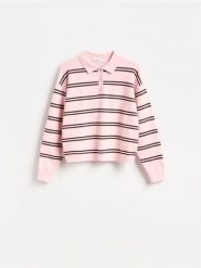 Sweter polo - różowy. Czerwone swetry damskie Reserved, l, bez wzorów, z dzianiny, bez kołnierzyka, bez ramiączek, bez kaptura. Za 129.99 zł.
