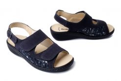 DR. BRINKMANN 710135-05 marine, sandały damskie. Niebieskie sandały damskie Dr. Brinkmann, bez wzorów, ze skóry, bez obcasa, bez zapięcia. Za 276.43 zł.