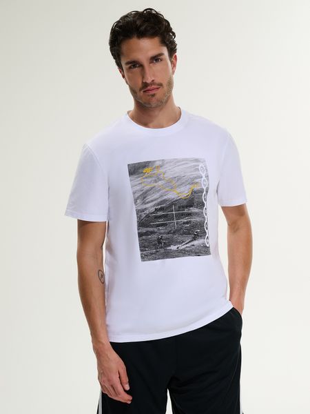 4F T-shirt regular z nadrukiem męski - biały XL. Białe t-shirty męskie 4f, m, bez wzorów, z bawełny, klasyczne, bez kołnierzyka. W wyprzedaży za 69.99 zł.