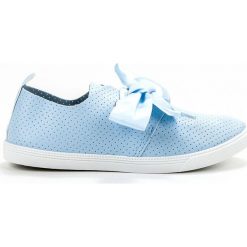SHELOVET niebieskie Półbuty Wiązane Wstążką. Niebieskie półbuty damskie SHELOVET, bez wzorów, z materiału, eleganckie, bez zapięcia. W wyprzedaży za 69.00 zł.
