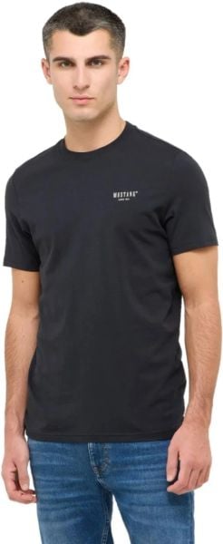 Męski T-Shirt Mustang Style Austin Jet Black 1016481 4188. Czarne t-shirty męskie Mustang, m, bez wzorów, bez kołnierzyka. Za 69.99 zł.