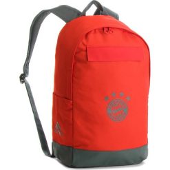 Plecak adidas - Fc Bayern DI0243 Red/Utiivy. Czerwone plecaki damskie Adidas, z materiału, sportowe. W wyprzedaży za 139.00 zł.
