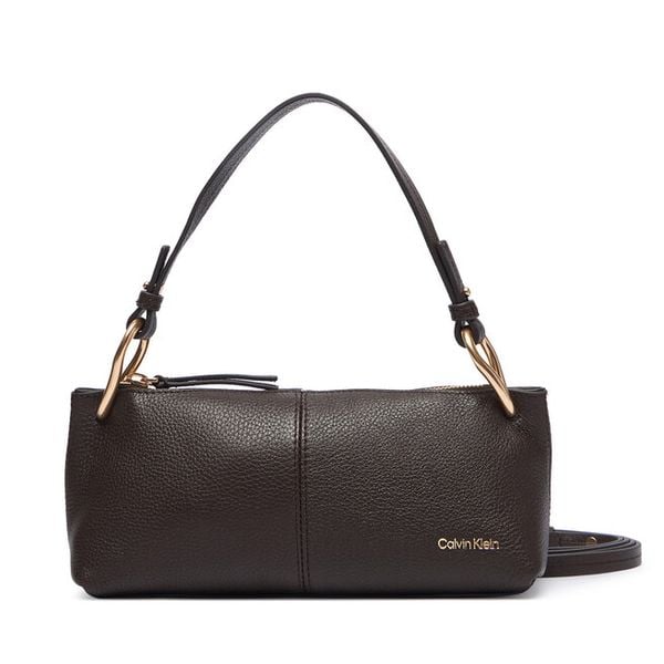 Torebka Calvin Klein. Brązowe torebki do ręki damskie Calvin Klein, bez wzorów, klasyczne, bez dodatków. Za 749.99 zł.
