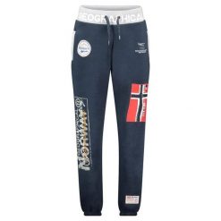 Spodnie dresowe Geographical Norway MYER NAVY DB MEN 317 granatowy męska. Niebieskie spodnie sportowe męskie Geographical Norway, na lato, m, bez wzorów, z dresówki, trekkingowe. Za 149.00 zł.