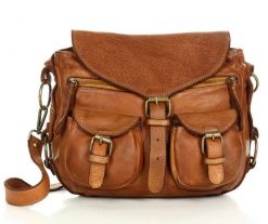 Torebka damska MARCO MAZZINI v149b camel. Brązowe torby na ramię damskie MARCO MAZZINI, bez wzorów, ze skóry, eleganckie, duże, bez dodatków. Za 569.05 zł.