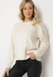 Jasnobeżowy Sweter z Wełną i Aplikacjami na Ramionach Gebirae. Brązowe swetry damskie Born2be, z aplikacjami, z jeansu, eleganckie, bez kołnierzyka, bez ramiączek, długie, bez kaptura. Za 109.99 zł.