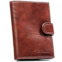 Duży, brązowy portfel męski ze skóry ekologicznej zapinany na zatrzask - 4U Cavaldi. Brązowe portfele męskie 4U Cavaldi, bez wzorów, ze skóry ekologicznej. Za 24.99 zł.