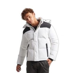 Kurtka z kapturem Superdry. Białe kurtki męskie Superdry., na zimę, s, bez wzorów, z elastanu, casualowe, z kapturem. Za 360.49 zł.