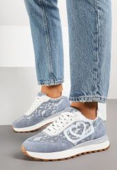 Niebieskie Sneakersy Zdobione Koronką Callriva. Niebieskie obuwie sportowe damskie Born2be, z aplikacjami, z jeansu. Za 99.99 zł.