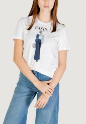 Koszulka crop top Kobieta ONLY Onlemma Life Reg S/S Lady Top Box Jrs. Niebieskie koszulki sportowe damskie Only, s, bez wzorów, z bawełny, bez kołnierzyka, bez ramiączek, na fitness i siłownię. Za 124.95 zł.