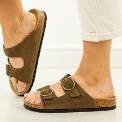 D. Brązowe skórzane klapki damskie Filippo Dk7061/26. Brązowe klapki damskie Filippo, bez wzorów, z jeansu, casualowe, bez obcasa. Za 159.00 zł.
