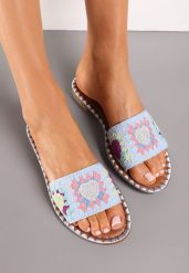 Niebieskie Klapki Ozdobione Haftowanym Materiałem Oervila. Niebieskie klapki damskie Renee, bez wzorów, bez obcasa, na płaskiej podeszwie. Za 69.99 zł.