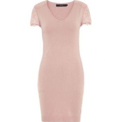 Vero Moda Lassi Glory Sukienka damska z dekoltem w szpic Mist Y Rose (rozmiar XS). Czerwone sukienki damskie Vero Moda, xs, bez wzorów, eleganckie, bez kołnierzyka, bez ramiączek. W wyprzedaży za 149.00 zł.