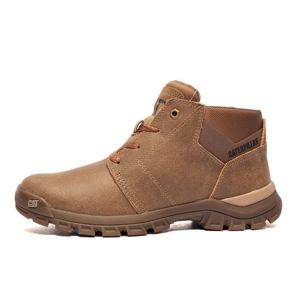 Buty męskie sportowe do chodzenia Caterpillar THRESHOLD CHUKKA. Brązowe buty sportowe męskie Caterpillar, bez zapięcia, trekkingowe. W wyprzedaży za 379.00 zł.