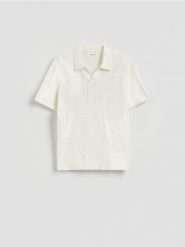 Bawełniany sweter polo - biały. Białe swetry przez głowę męskie Reserved, l, bez wzorów, z bawełny, bez kołnierzyka. Za 119.99 zł.