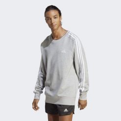 Essentials French Terry 3-Stripes Sweatshirt. Szare bluzy męskie Adidas, bez zapięcia, na fitness i siłownię. Za 179.00 zł.