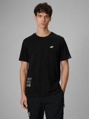 4F T-shirt regular z nadrukiem męski - czarny XXL. Czarne t-shirty męskie 4f, m, bez wzorów, z materiału, klasyczne, bez kołnierzyka. Za 79.99 zł.