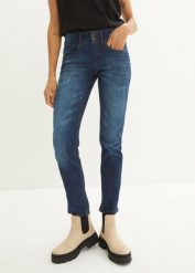 Dżinsy Mom Mid Waist. Niebieskie jeansy damskie bonprix. Za 129.99 zł.