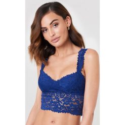 Free People Koronkowy biustonosz Dream Away - Blue. Niebieskie biustonosze Free People, w koronkowe wzory, z koronki. Za 181.95 zł.