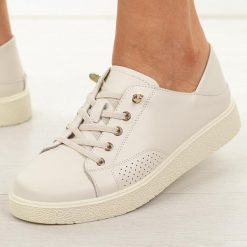 Beżowe skórzane półbuty damskie Vinceza 79590. Brązowe półbuty damskie VINCEZA, na lato, bez wzorów, z jeansu, eleganckie, z okrągłym noskiem, bez obcasa, bez zapięcia. Za 219.00 zł.