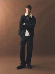 Kurtka z kołnierzem - brązowy. Brązowe kurtki męskie Reserved, l, bez wzorów, z bawełny, bez kaptura. W wyprzedaży za 69.99 zł.