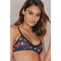 NA-KD Lingerie Biustonosz z siateczki z szeroką taśmą - Multicolor. Biustonosze marki NA-KD Lingerie. W wyprzedaży za 21.88 zł.