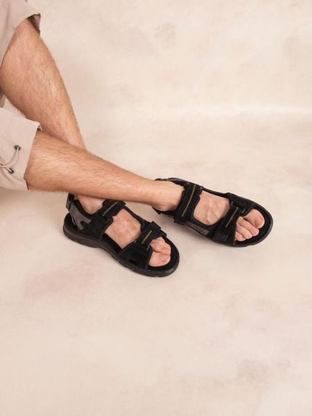 Sandały TBS Jaimmye. Czarne sandały męskie TBS, z materiału, bez zapięcia. Za 268.00 zł.