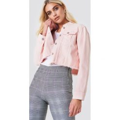 NA-KD Trend Krótka kurtka jeansowa - Pink. Bez kategorii marki NA-KD Trend. W wyprzedaży za 60.88 zł.