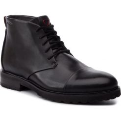 Kozaki STRELLSON - New Brown 4010002478 Black 900. Kozaki męskie marki Strellson. W wyprzedaży za 299.00 zł.
