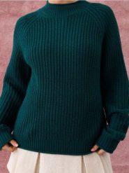 Sweter o grubym splocie - zielony. Zielone swetry damskie Sinsay, l, bez wzorów, ze splotem, bez kołnierzyka, bez ramiączek, bez kaptura. Za 49.99 zł.