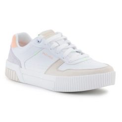 Buty Skechers Jade - Stylish Type 185092-WMLT białe. Białe obuwie sportowe damskie bez wzorów, trekkingowe. Za 517.53 zł.