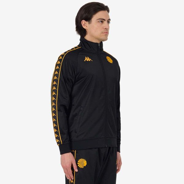Kurtka dresowa Kaizer Chiefs FC Annistony. Czarne kurtki męskie Kappa, m, bez wzorów, z dresówki, eleganckie, bez kaptura. Za 262.35 zł.